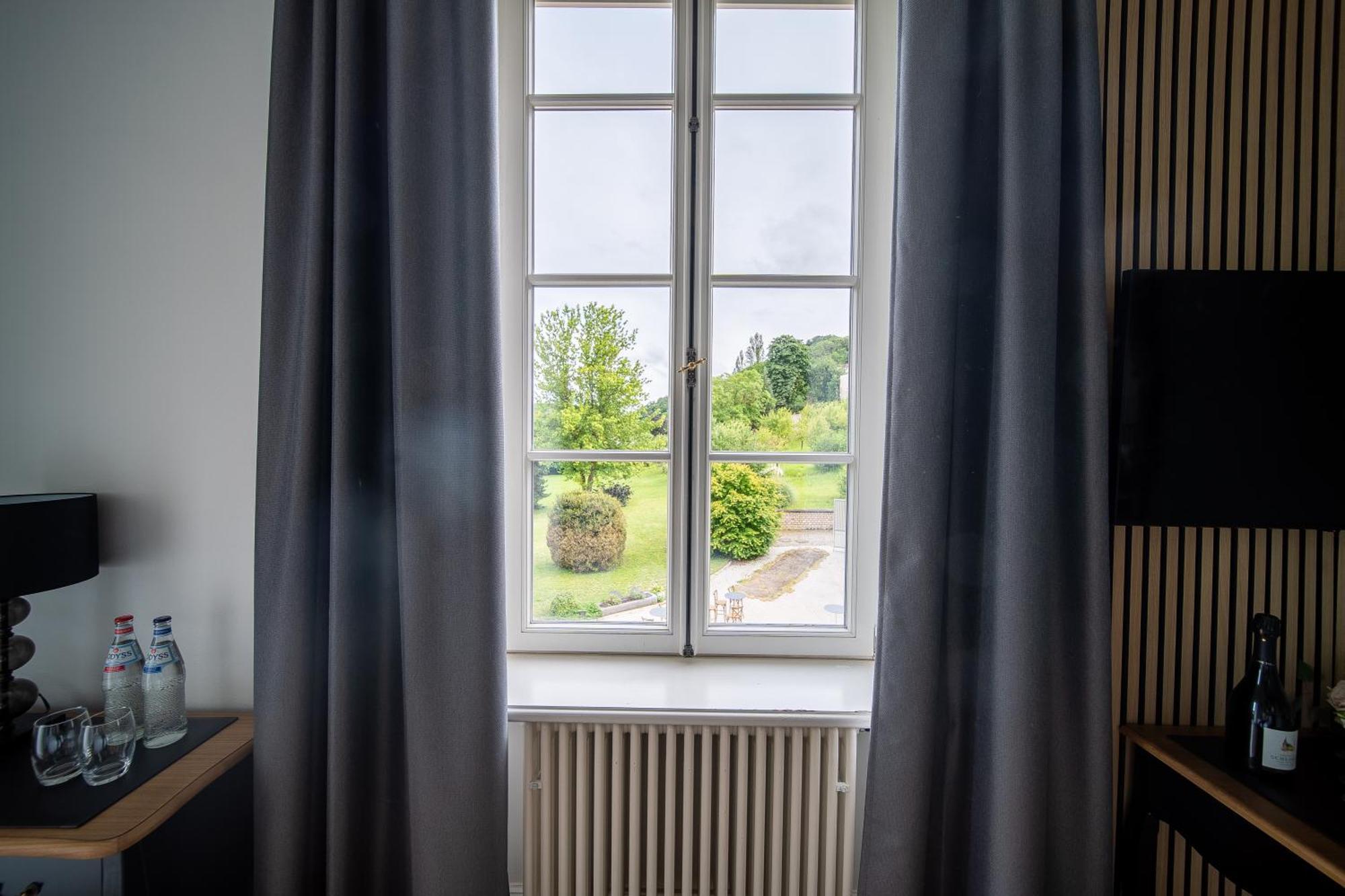 Chateau Hotel 3*