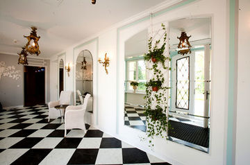 Chateau Hotel 3*